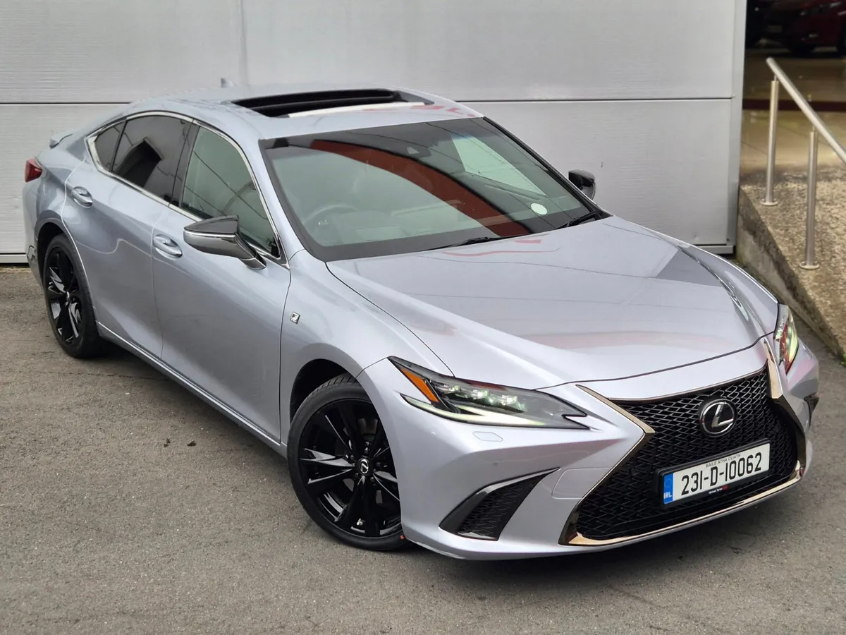 2023 Lexus ES300h F Sport, Sunroof, CarPlay, 19" - Image 3