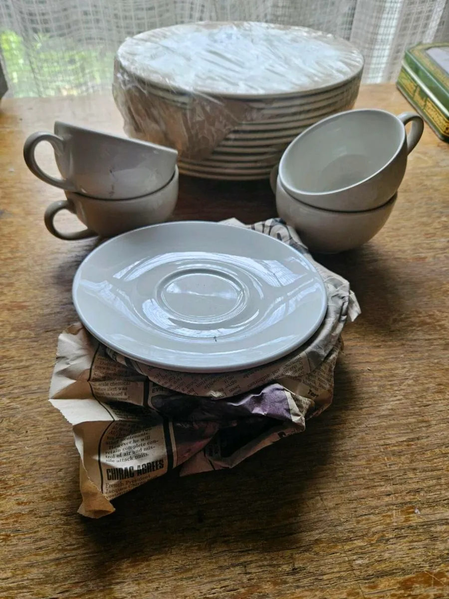Churchill Plates & Saucers - Image 4