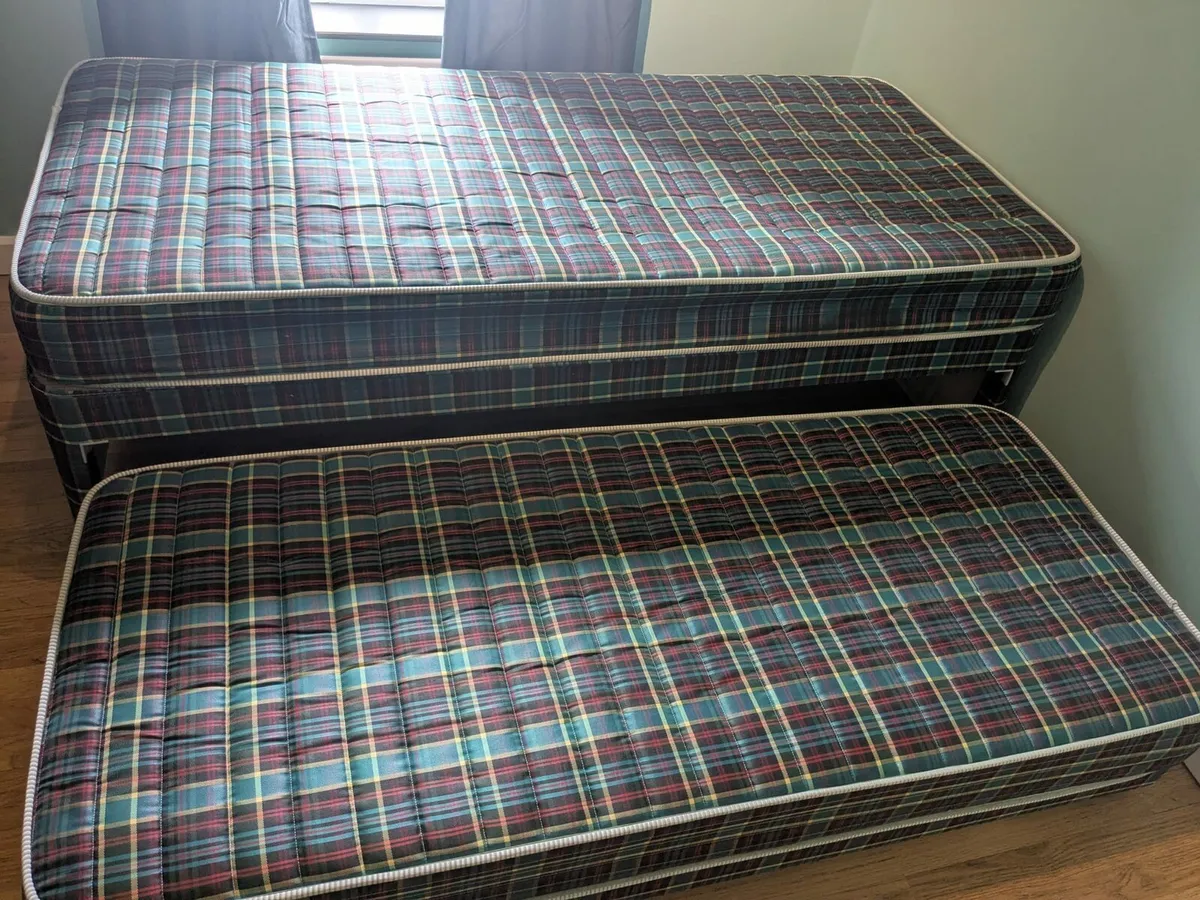 Guest Bed - Image 2