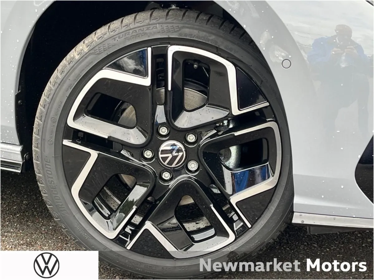 Volkswagen Golf Sunroof R-line 2.0tdi DSG 150BHP - Image 2