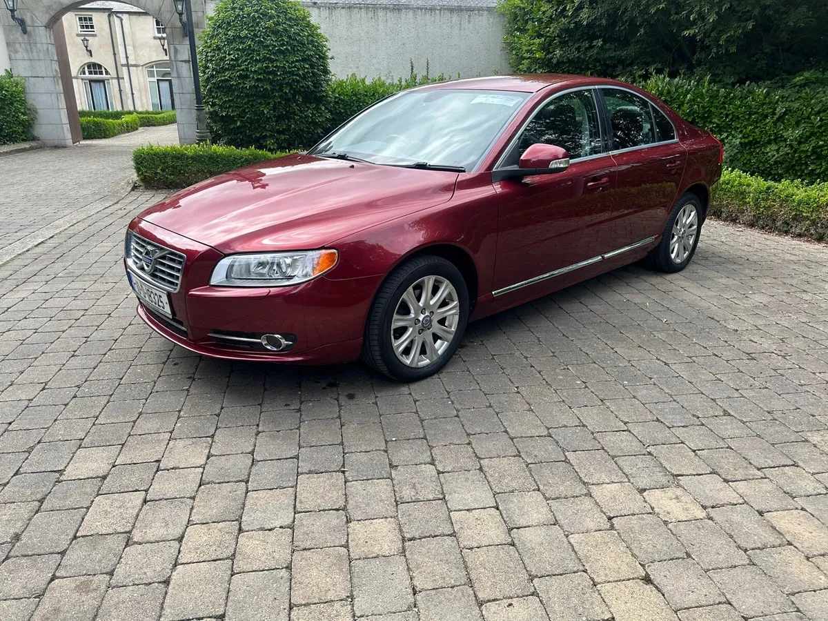Volvo S80 very low miles - Image 1