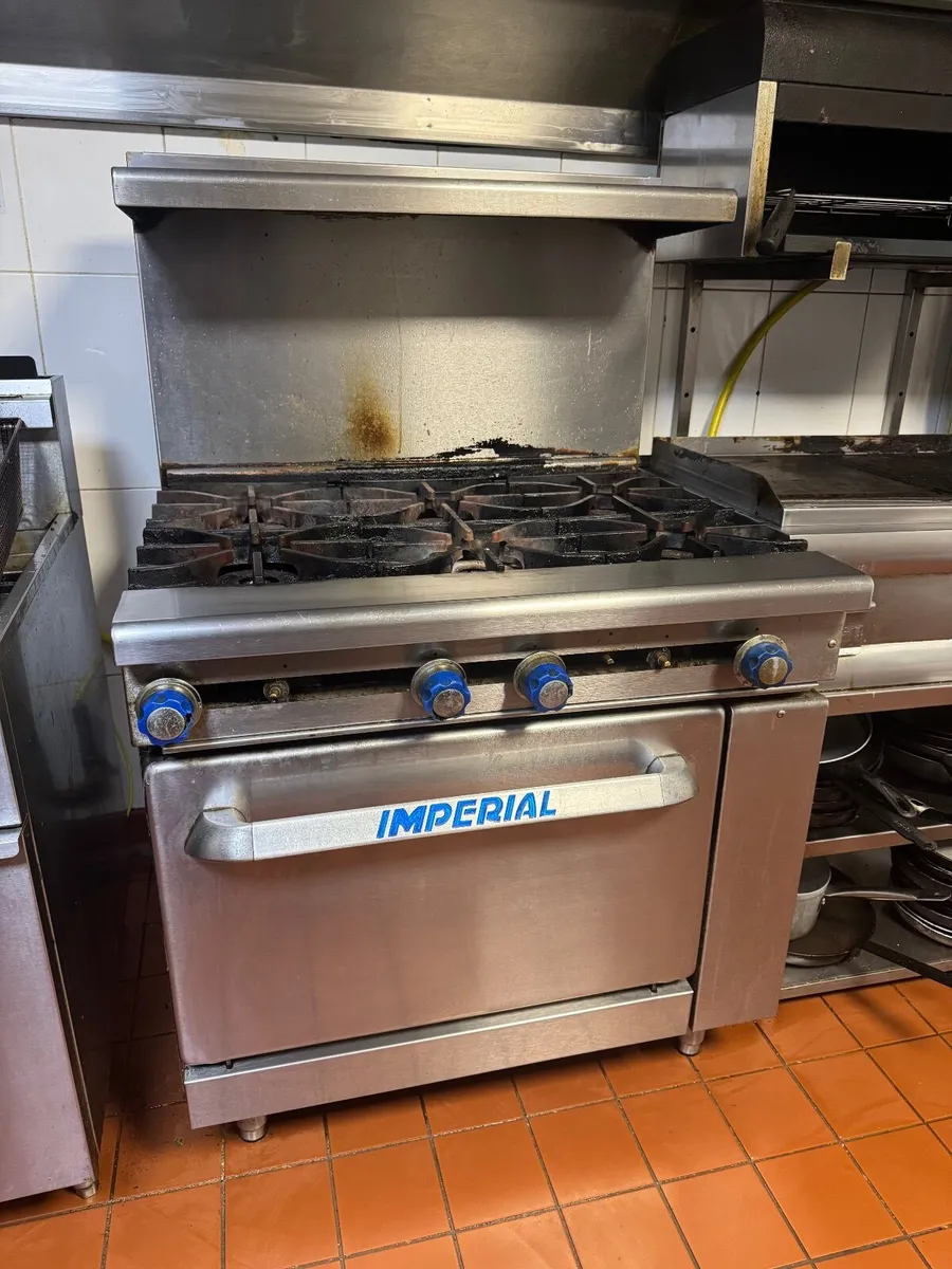 Gas Cooker - 6 Burner - Image 1