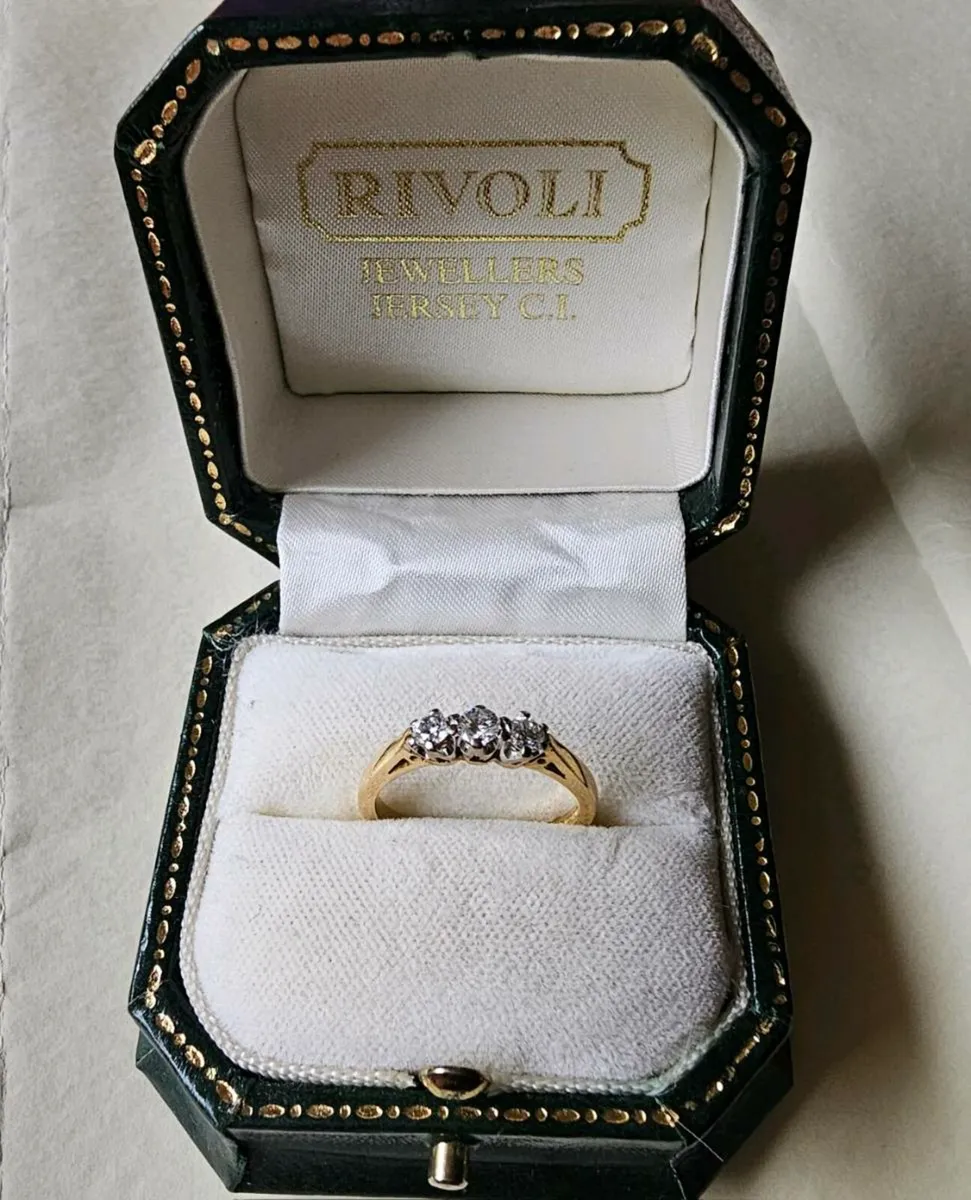 18ct, 3 Stone, Yellow Gold Engagement Ring Size 6 - Image 2
