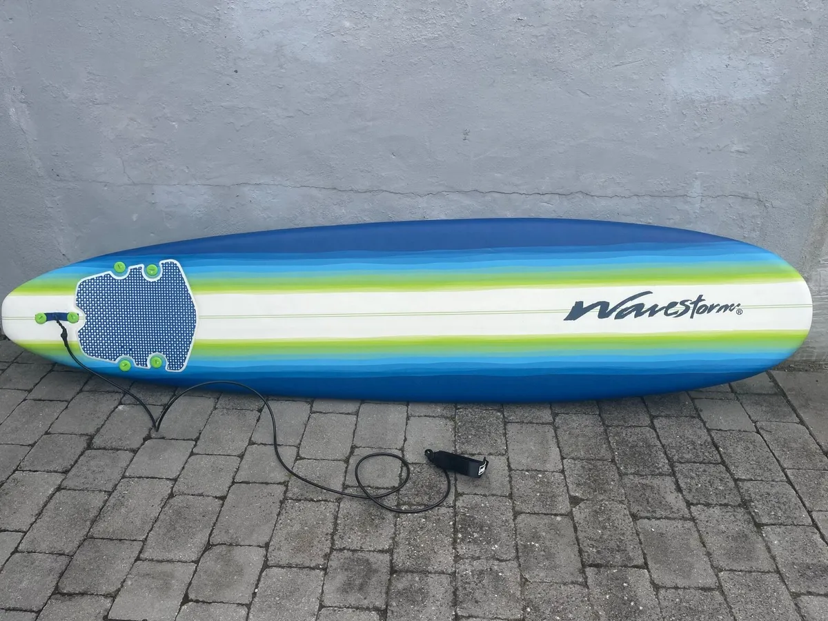 Surfboard like new from Malibu - Image 4