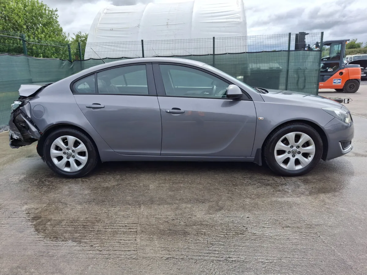 2016 Opel Insignia Diesel - Image 4