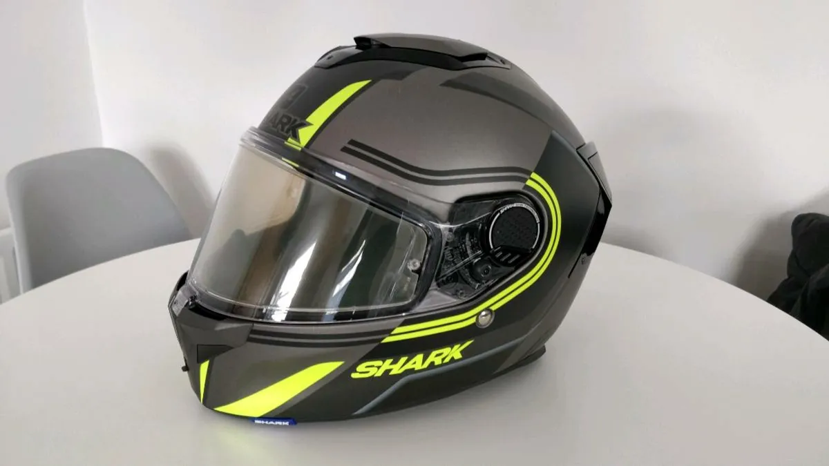 Shark Spartan GT Motorbike Helmet - Image 3