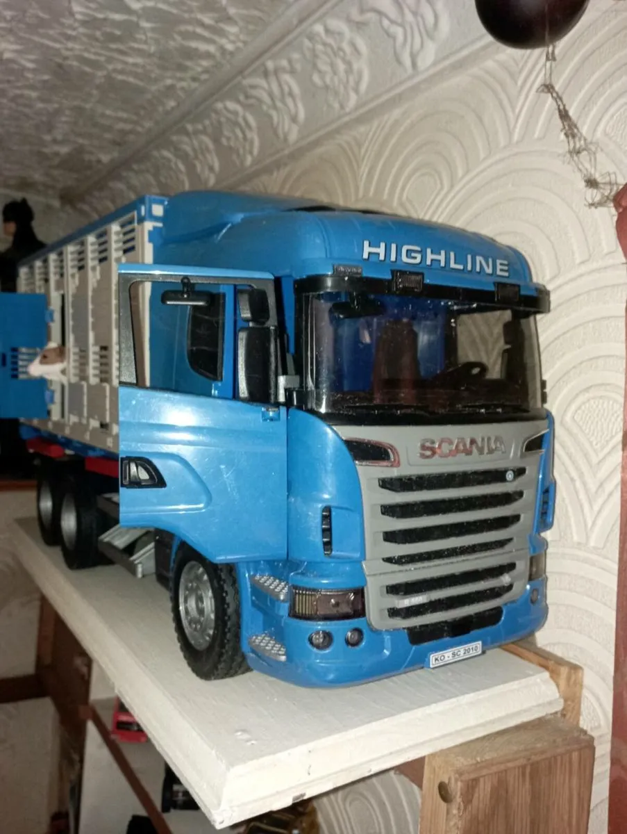 SCANNER CATTLE  HIGHLINE TRUCK 🚛 AND FIGURE - Image 1