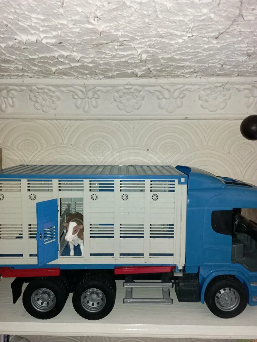 SCANNER CATTLE  HIGHLINE TRUCK 🚛 AND FIGURE - Image 2