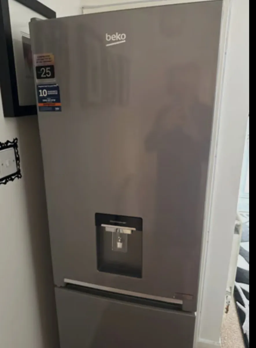 Fridge freezer. - Image 2