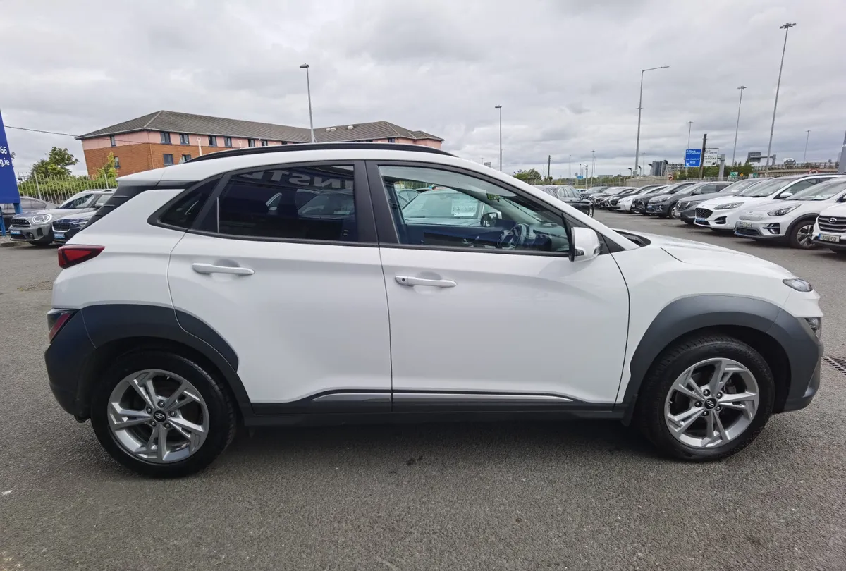 HYUNDAI KONA 1.6 KAUAI EXECUTIVE DIESEL - Image 4