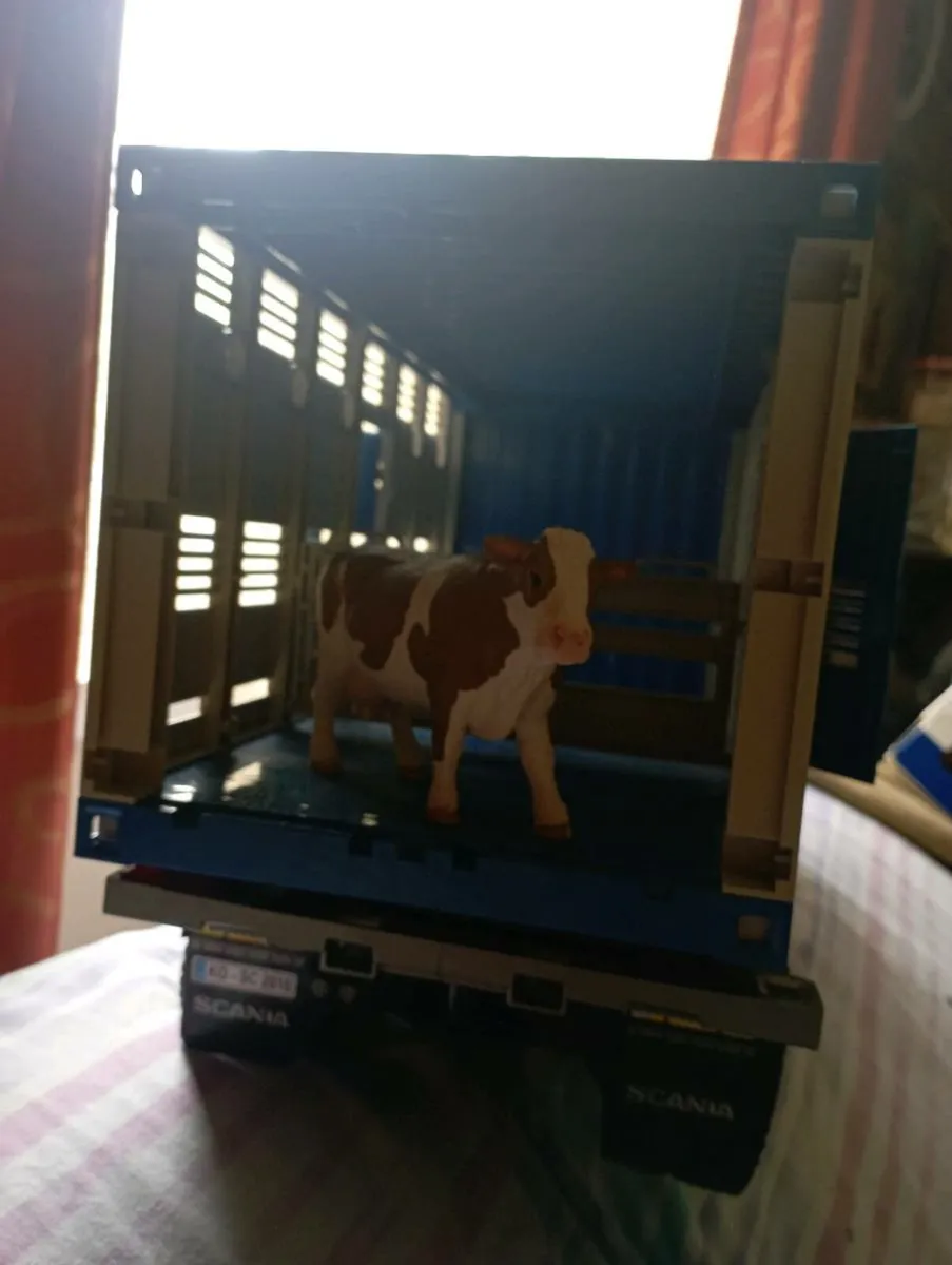 SCANNER CATTLE  HIGHLINE TRUCK 🚛 AND FIGURE - Image 3