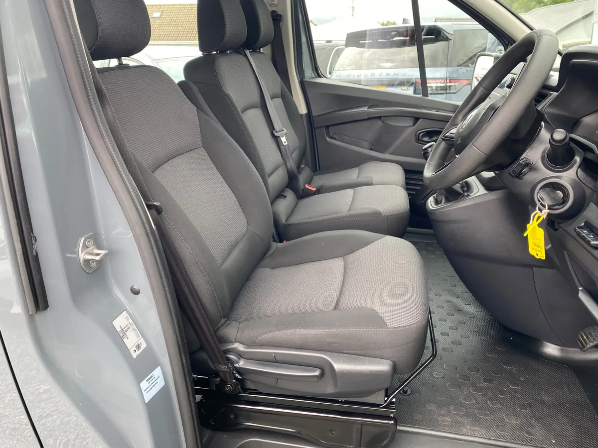 2023 RENAULT TRAFFIC 2.0 DCI 9 SEATER BUSINESS - Image 3