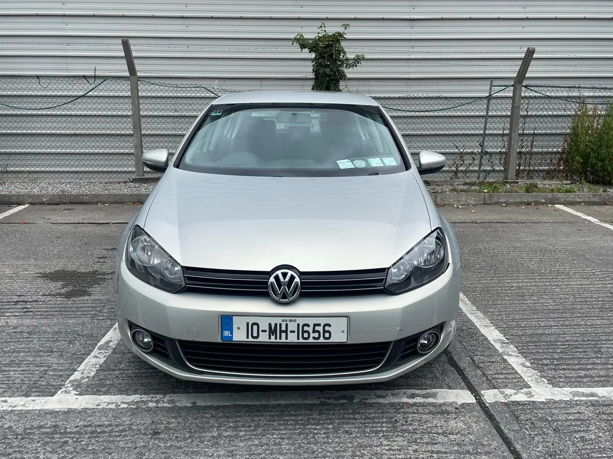2010 Volkswagen Golf - Image 1