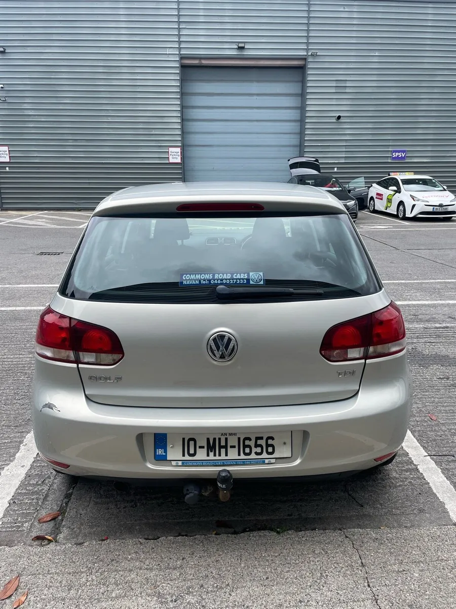 2010 Volkswagen Golf - Image 3