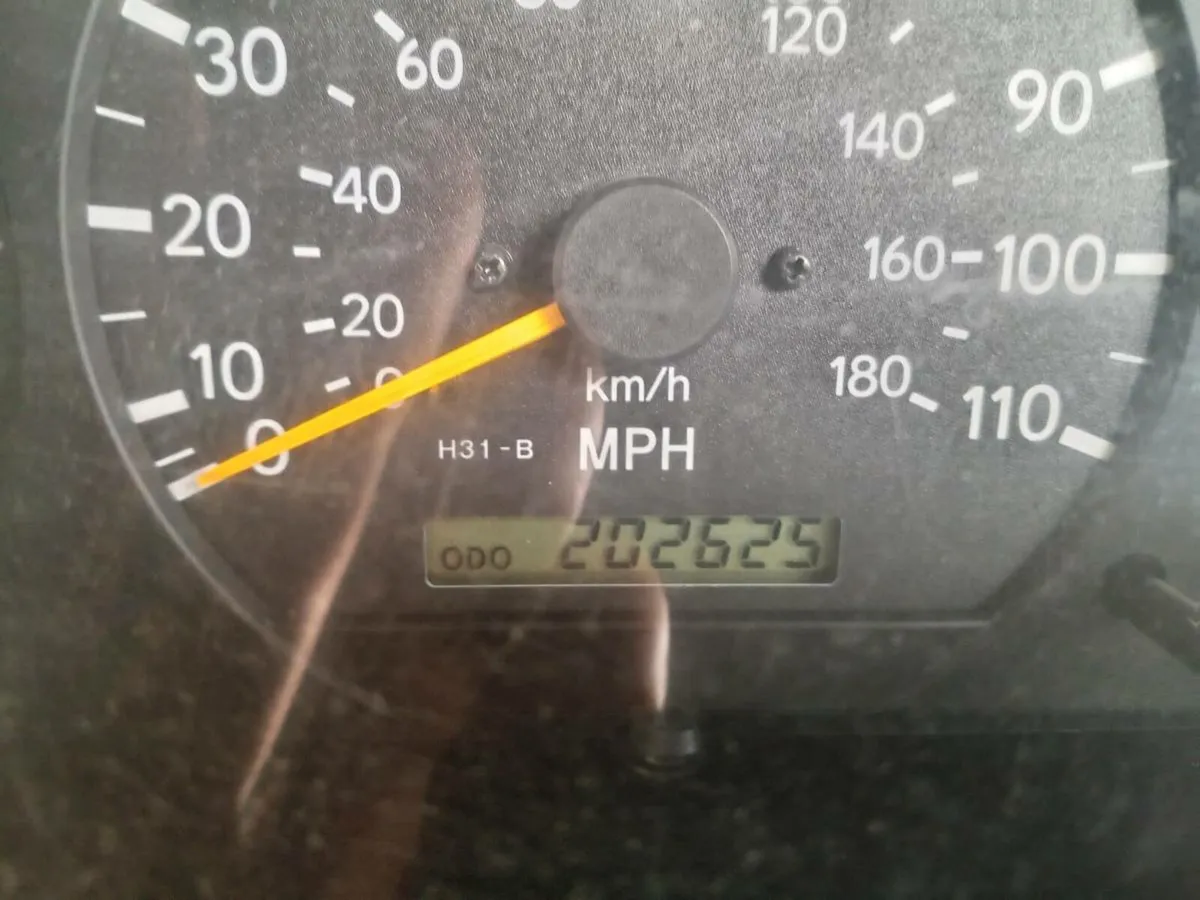 Toyota hiace 07 - Image 4