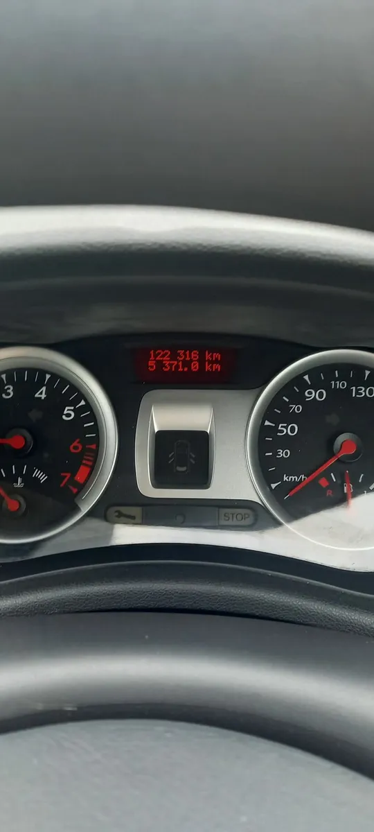 Renault Clio 2010 - Image 2