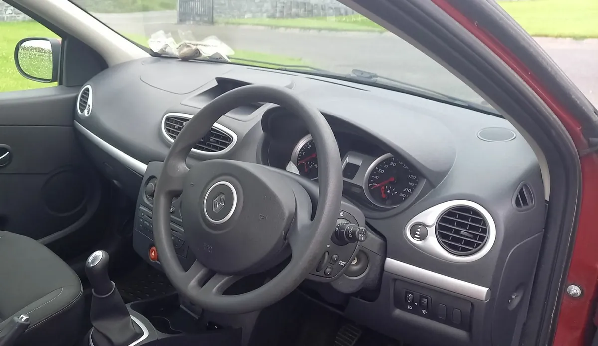 Renault Clio 2010 - Image 3