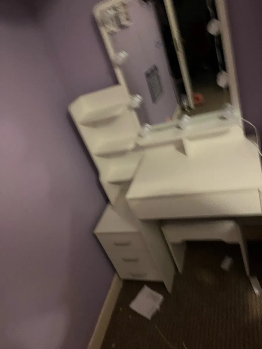 Vanity table - Image 4