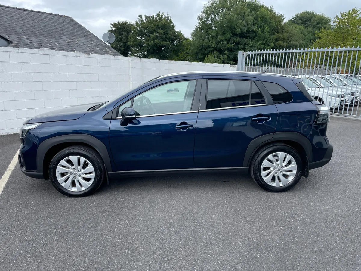 Suzuki S-Cross HEV AUTO - Image 4