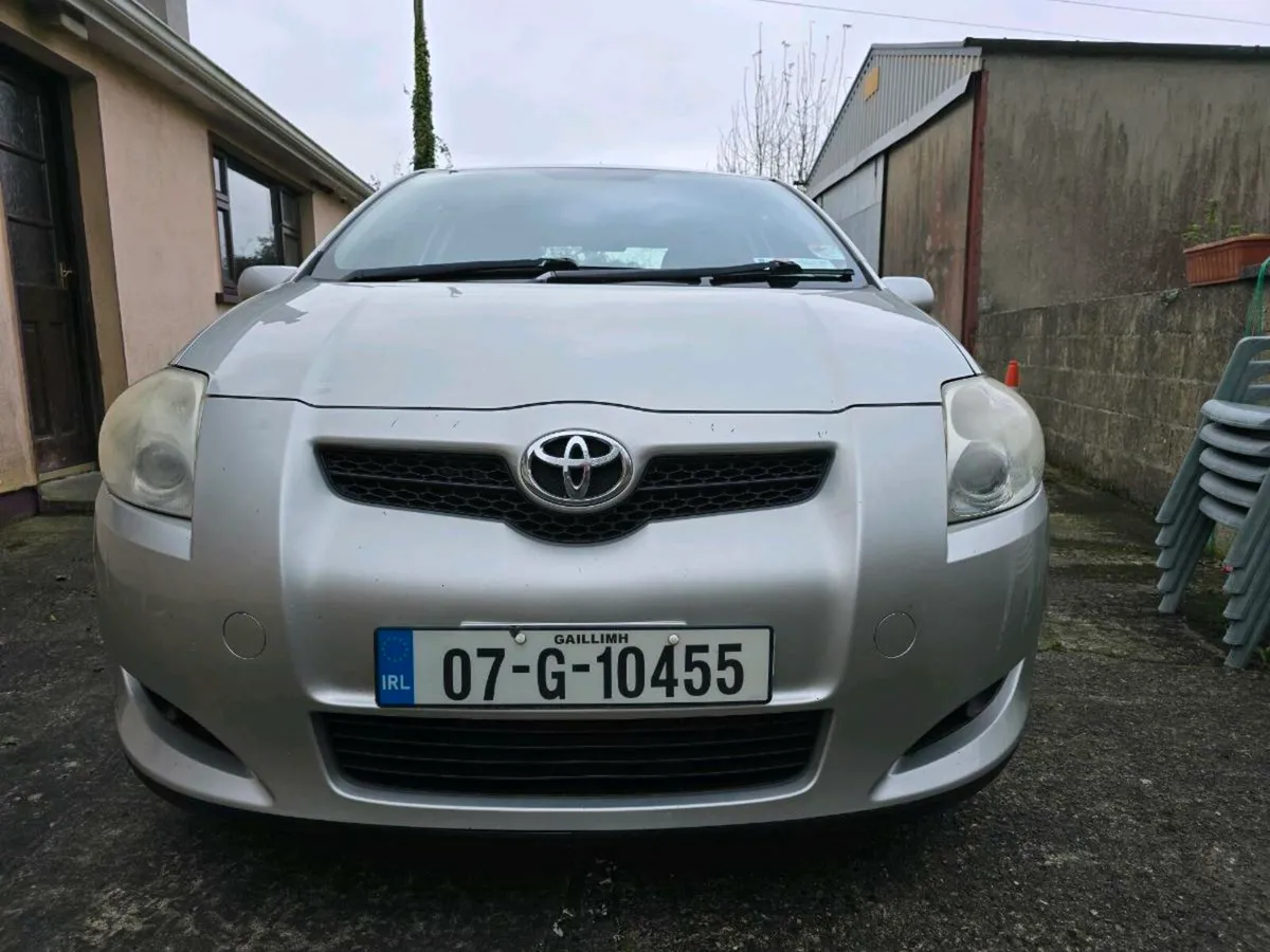 Toyota Auris 1.4L Petrol - Image 3