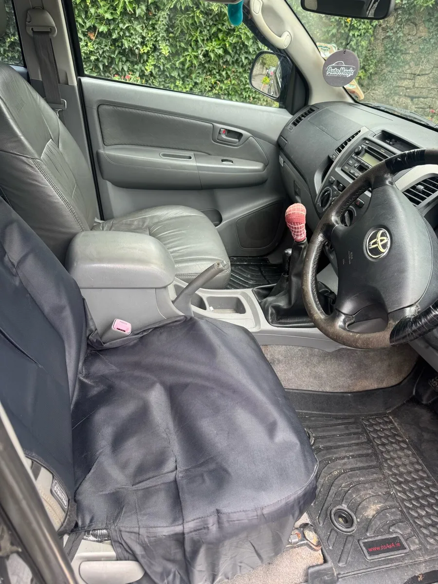 Toyota hilux - Image 3