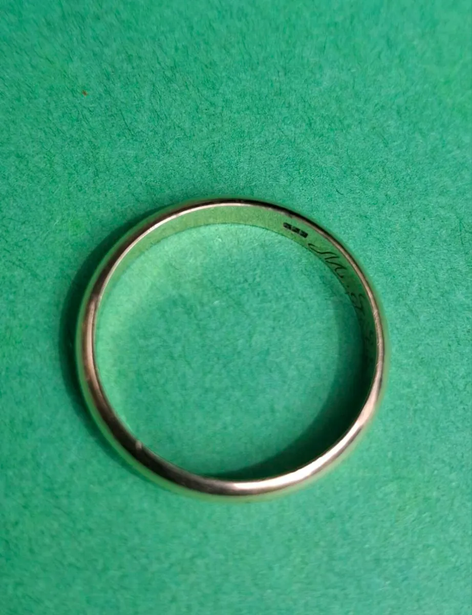Gold Wedding Ring 8K - Image 2