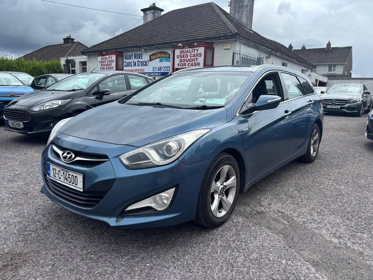 Hyundai i40 2012  TRADE  SALE - Image 1