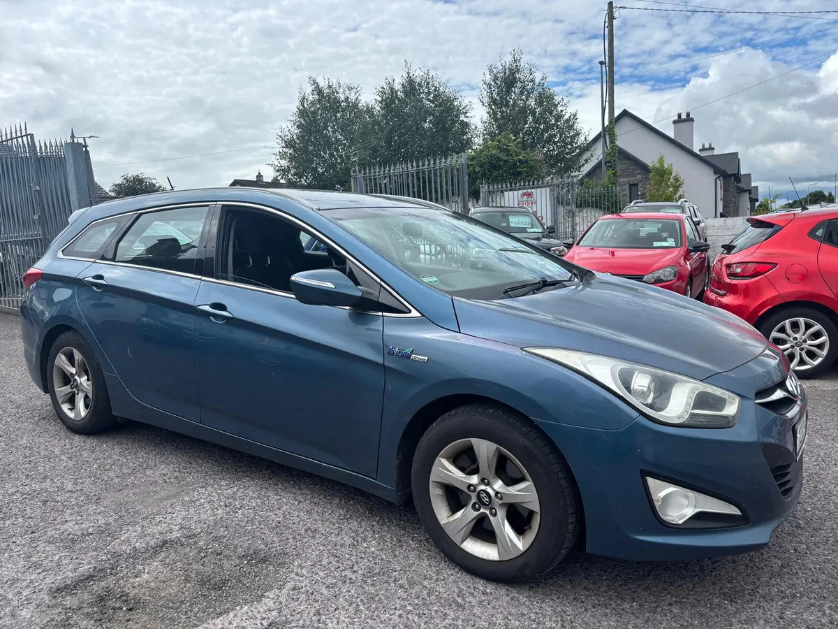 Hyundai i40 2012  TRADE  SALE - Image 2