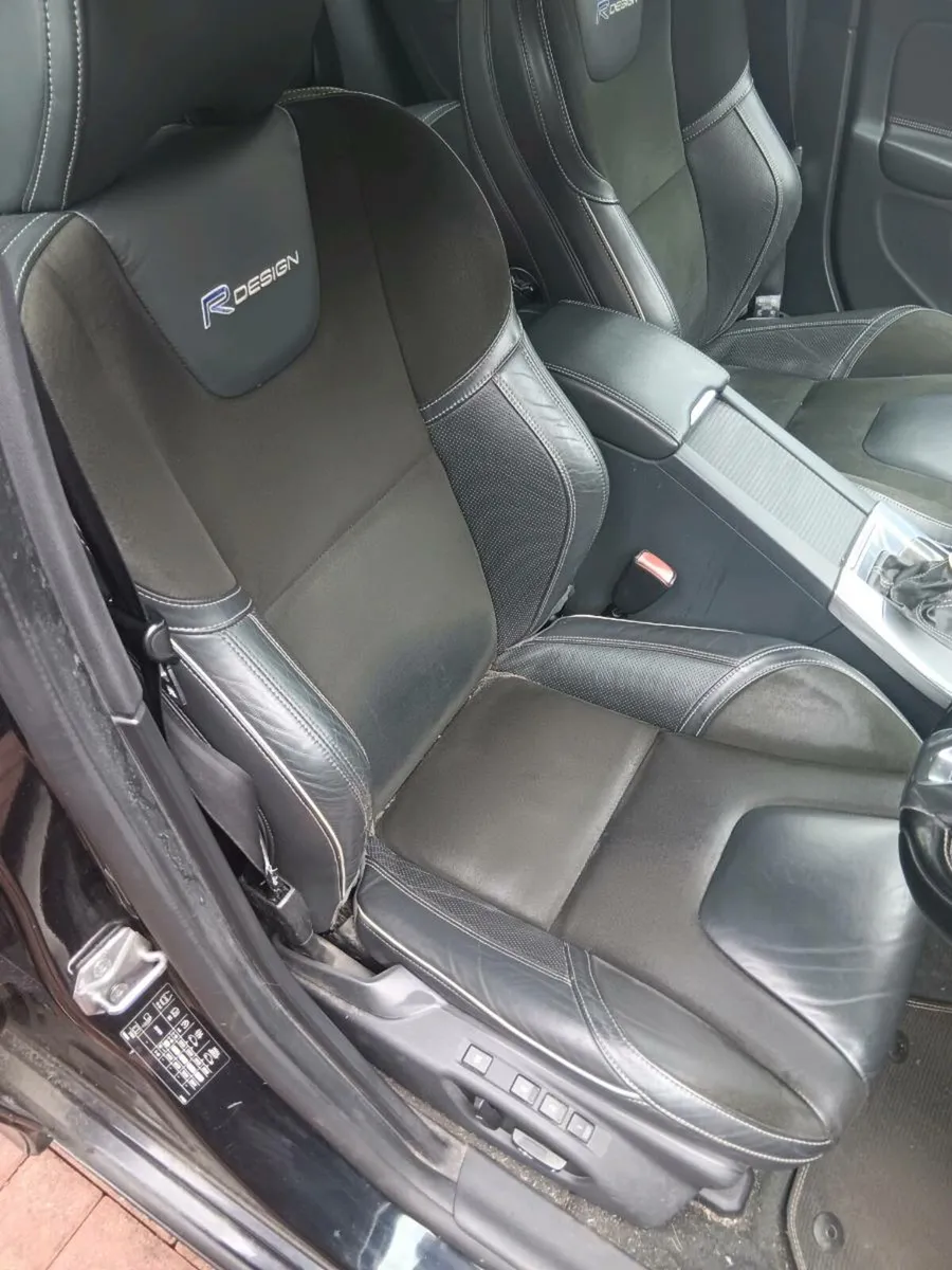 Volvo S60 2.0L R Design 181BHP - Image 3