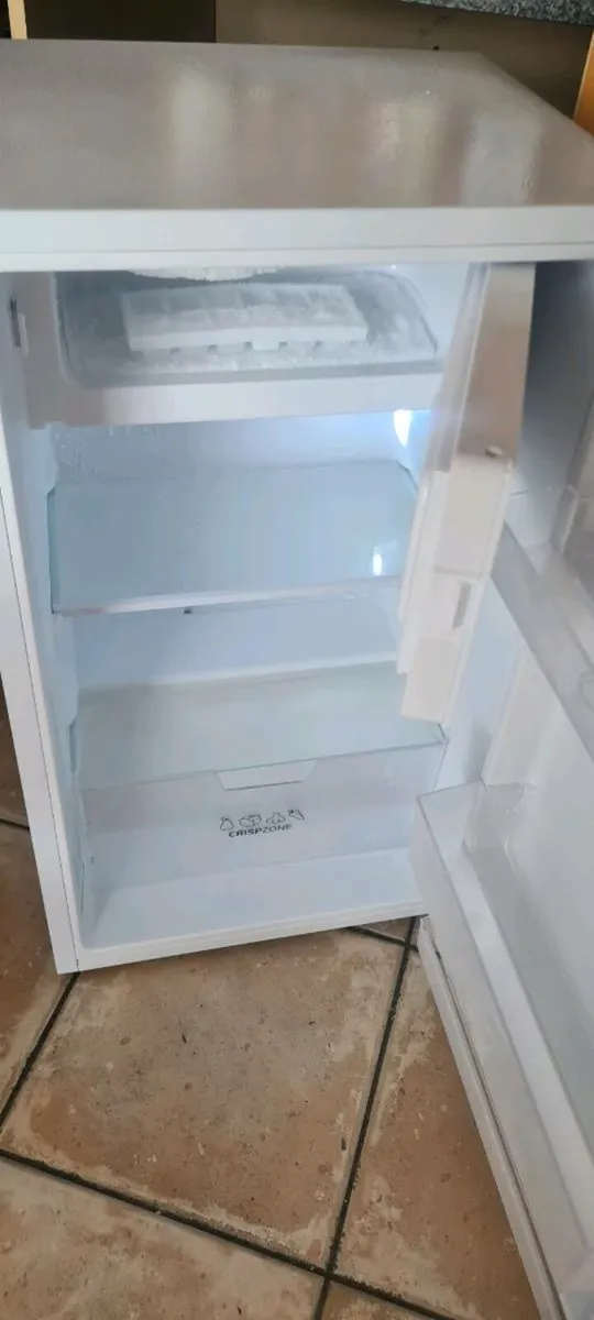 Undercounter fridge - Image 3