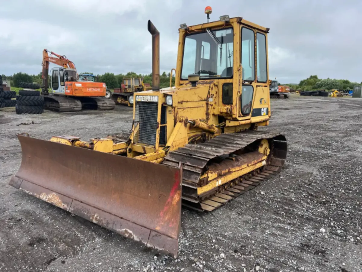 1984 Caterpillar D3C Series 2 Dozer For Auction - Image 3