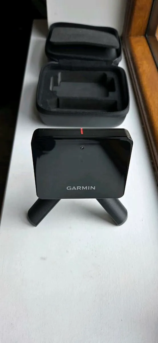 Garmin R10 Launch Monitor - Image 1