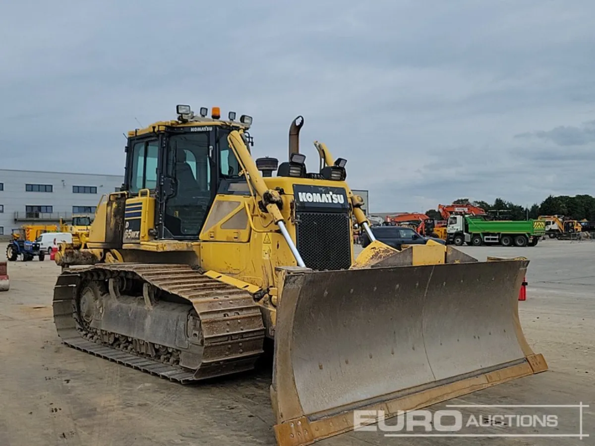2013 Komatsu D65WX-17 - Image 1