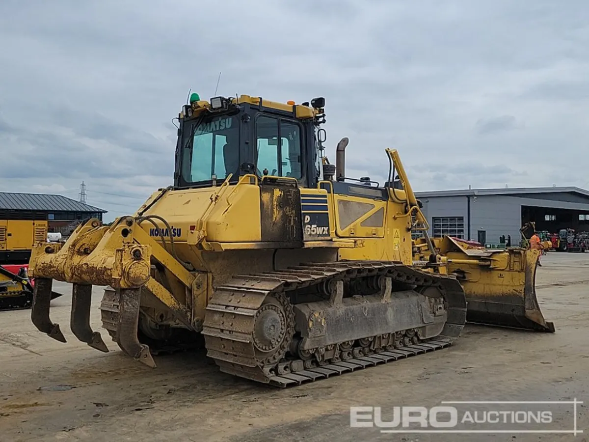 2013 Komatsu D65WX-17 - Image 2