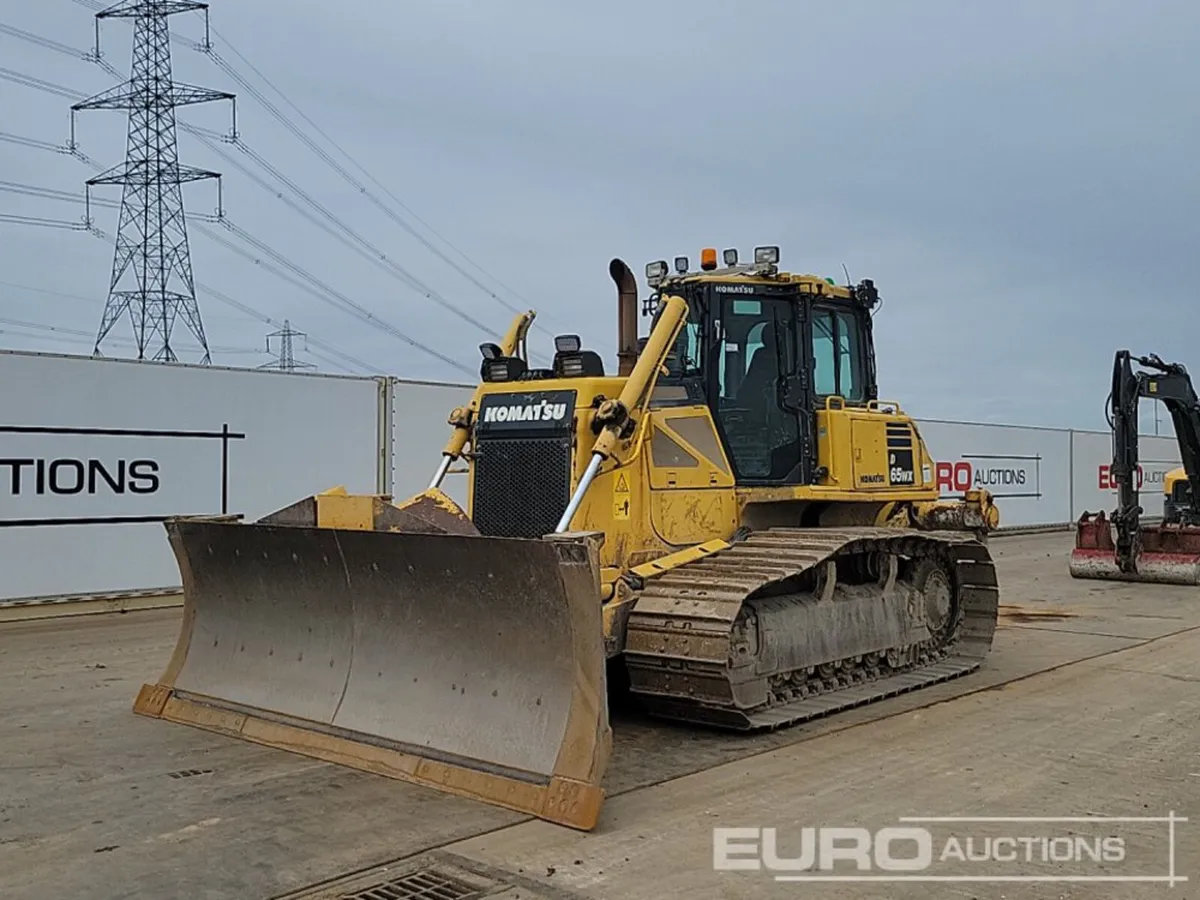 2013 Komatsu D65WX-17 - Image 3