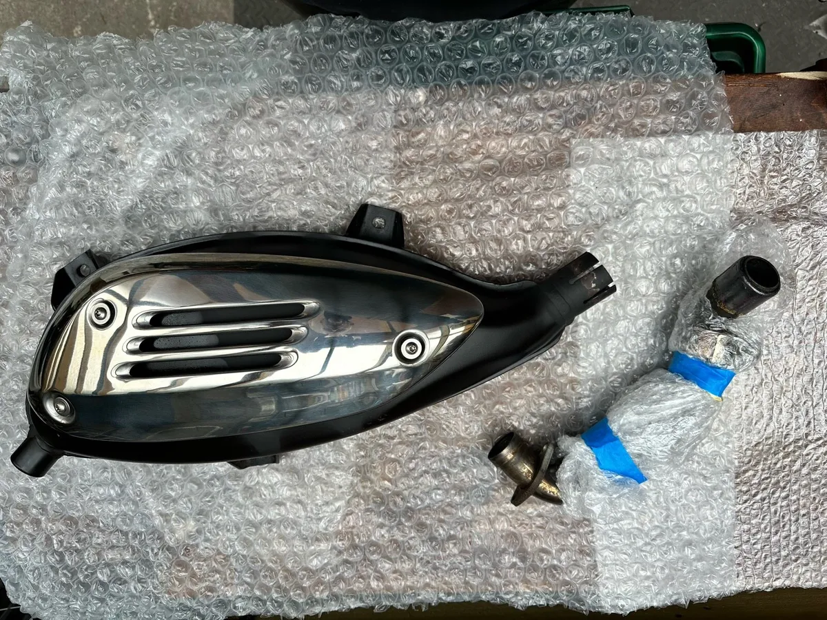 Vespa GTS 300 Super, Exhaust, parts/ accessories - Image 1