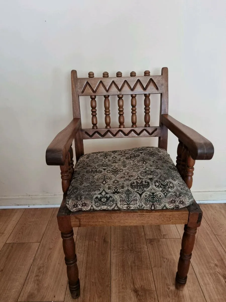 Wooden chair - Image 4