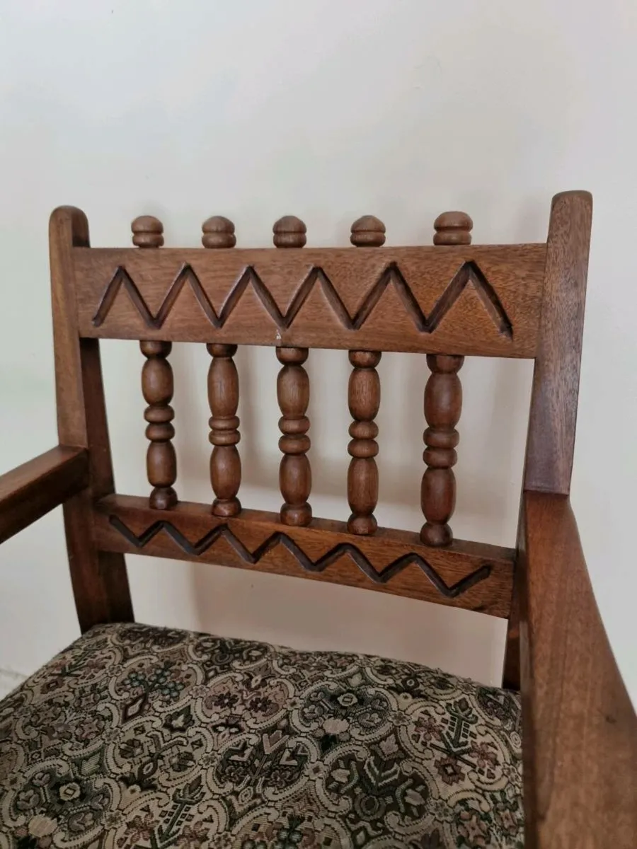 Wooden chair - Image 1