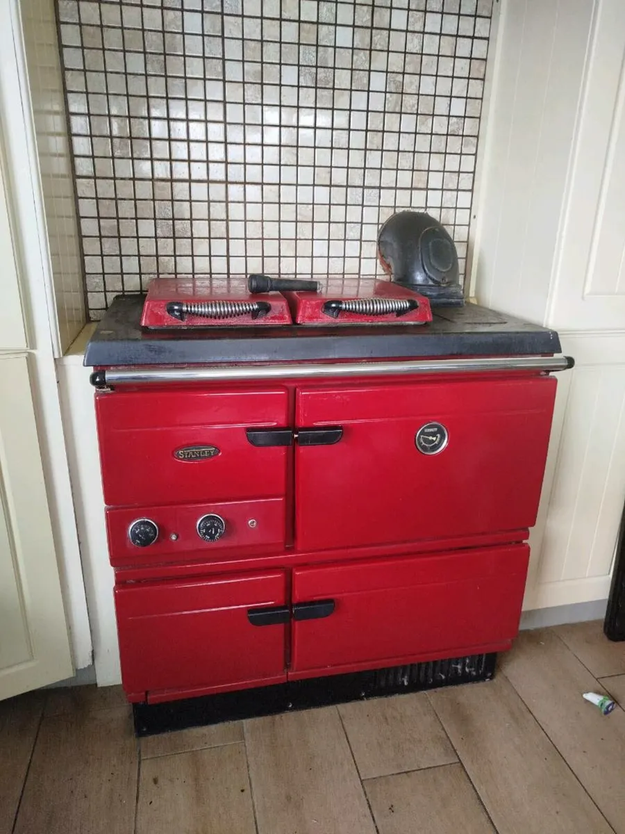 Stanley stove oil fired - Image 1