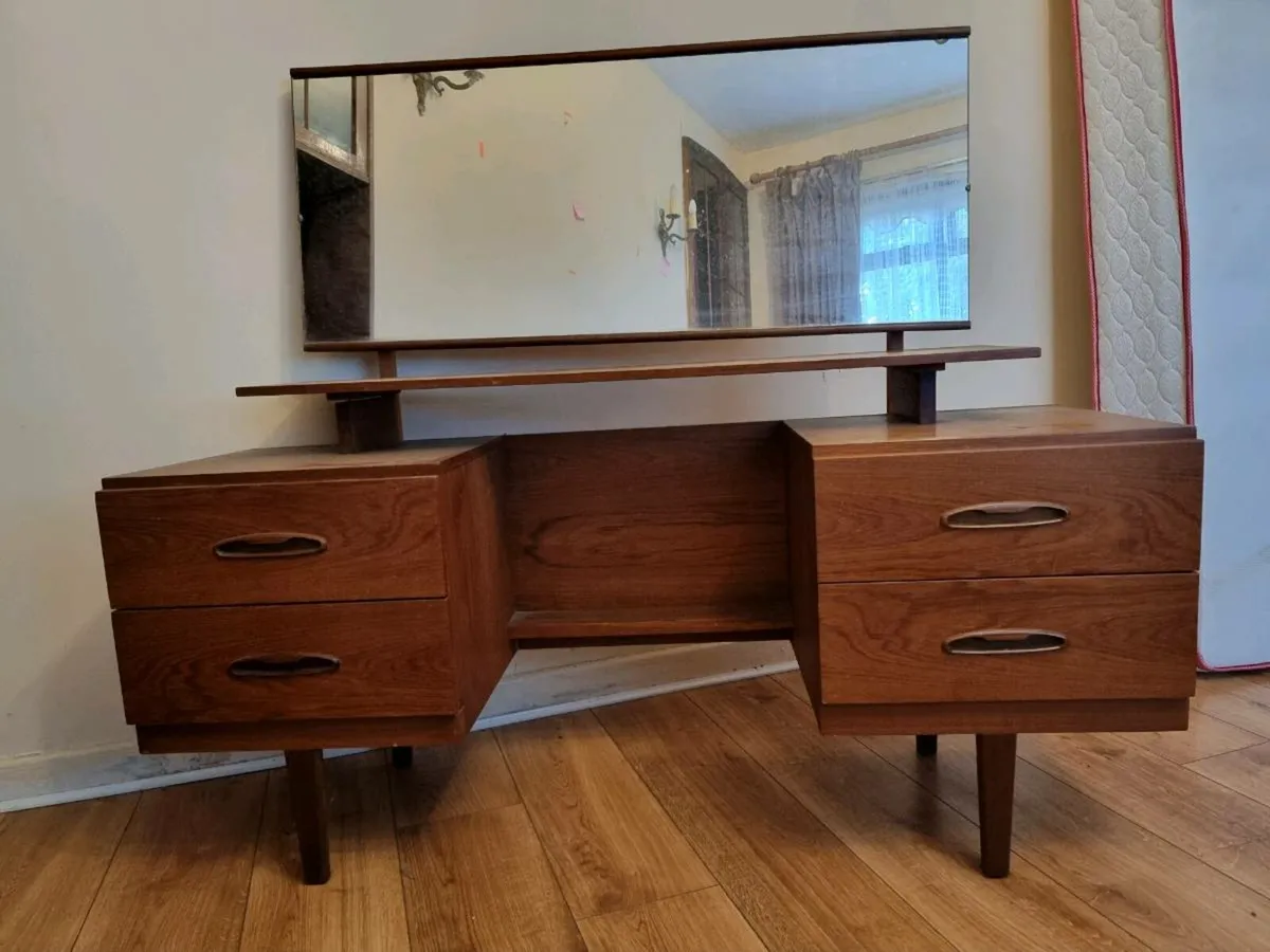 Small Drawers with mirror - Image 1