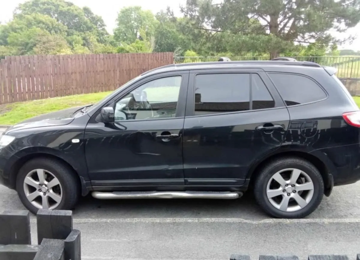 Hyundai Santa Fe 2009 - Image 2