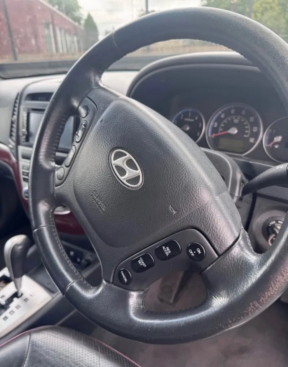 Hyundai Santa Fe 2009 - Image 4