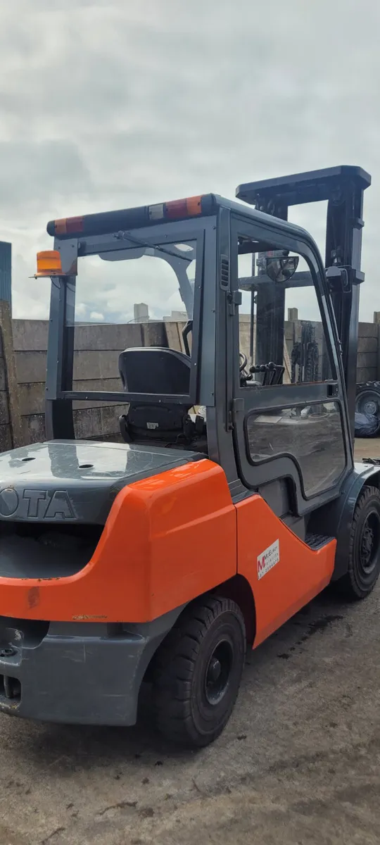 Toyota forklift 3 ton - Image 3