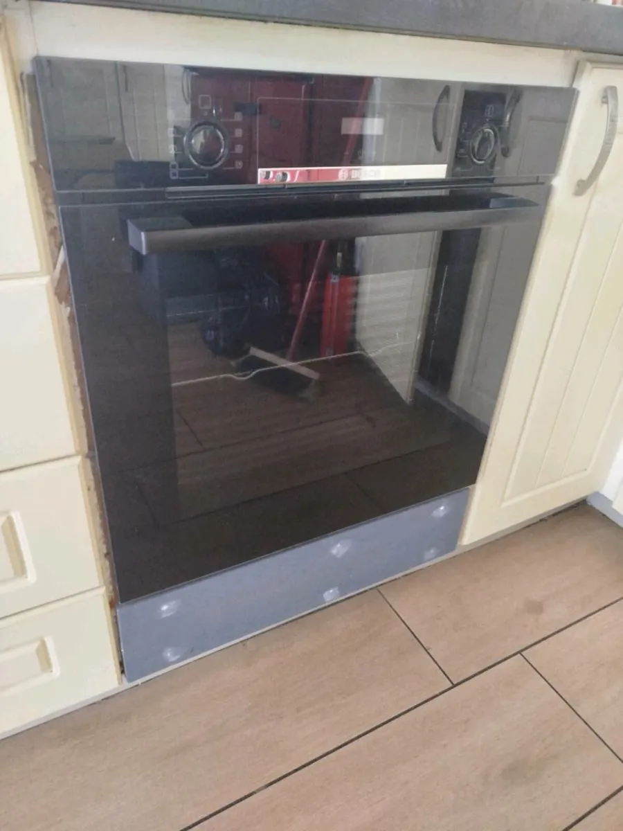 Bosch black oven - Image 2