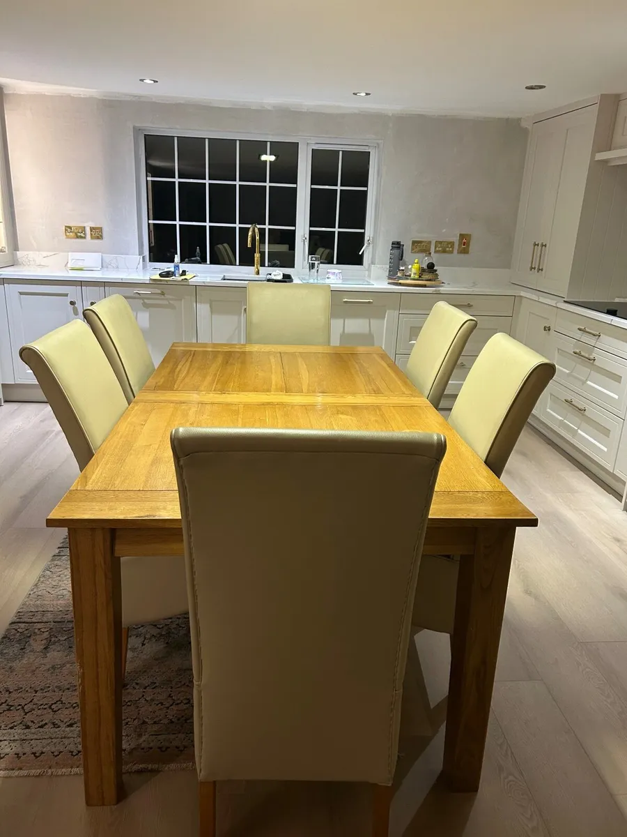 Kitchen Table and Chairs - Image 1