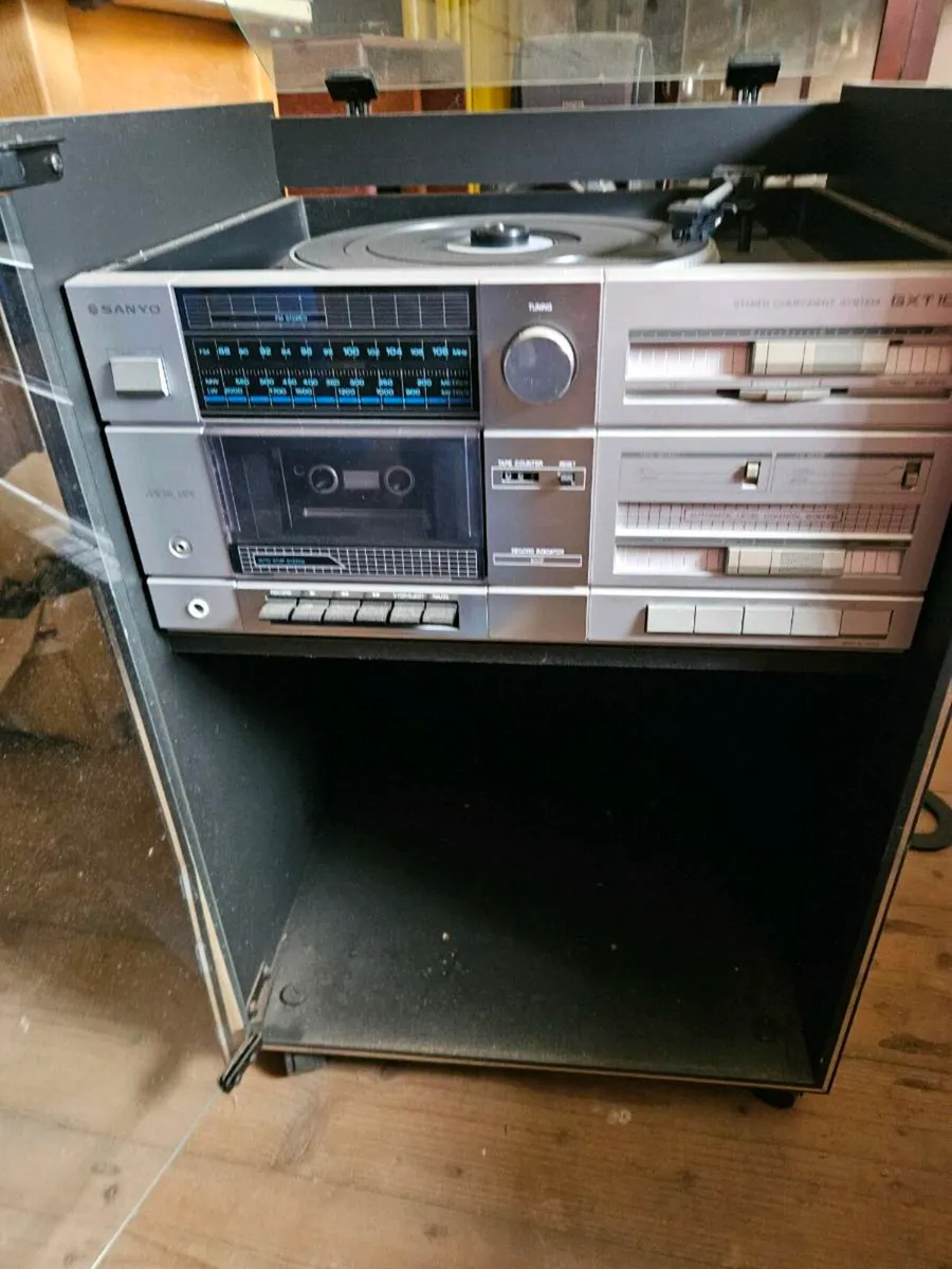 Sanyo Record Player Tape Deck - Image 4