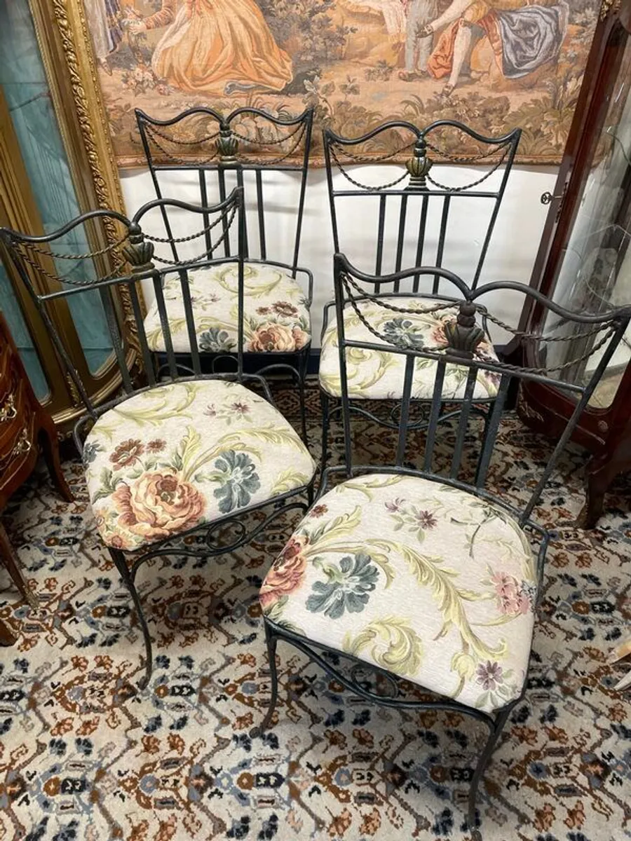 Very Good Set of Four Wrought Iron Garden Chairs. - Image 4