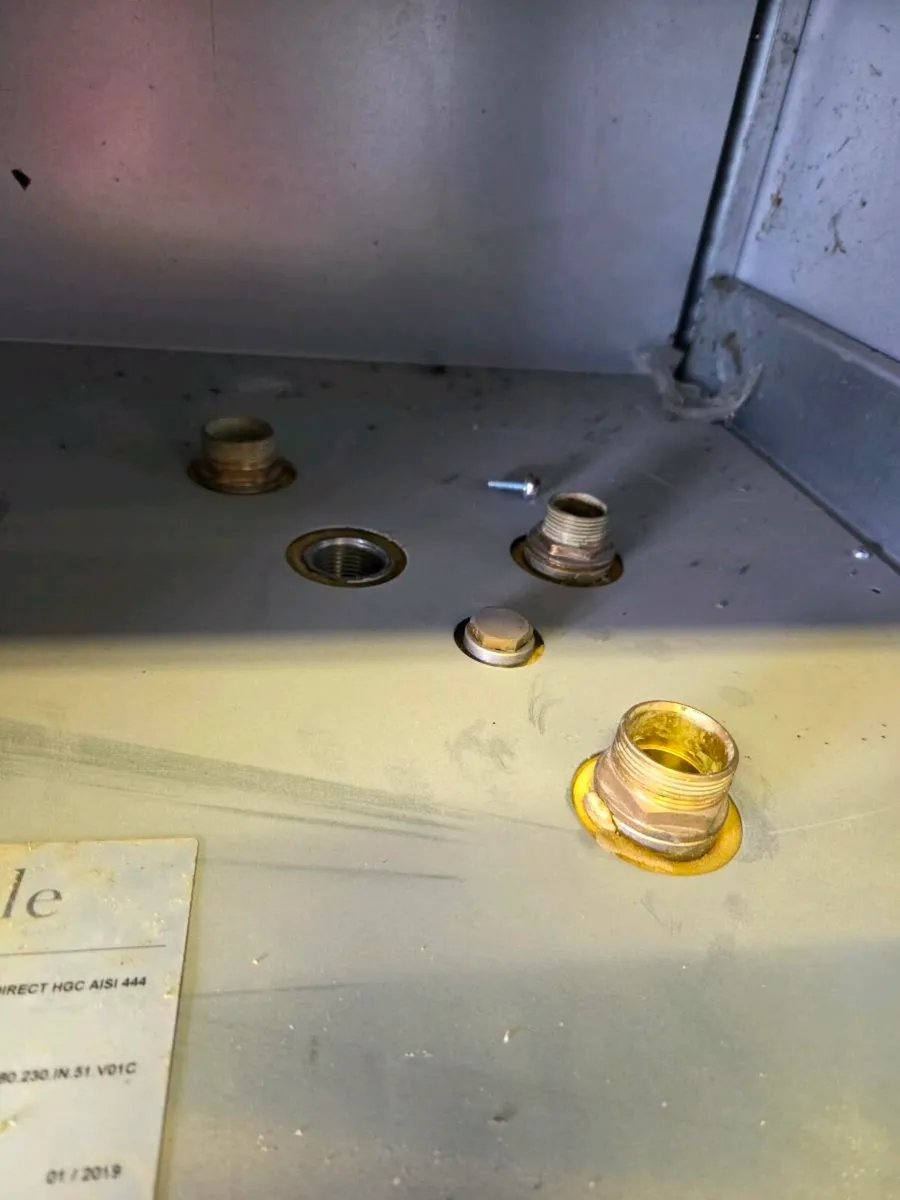 230l hot water cylinder - Image 2