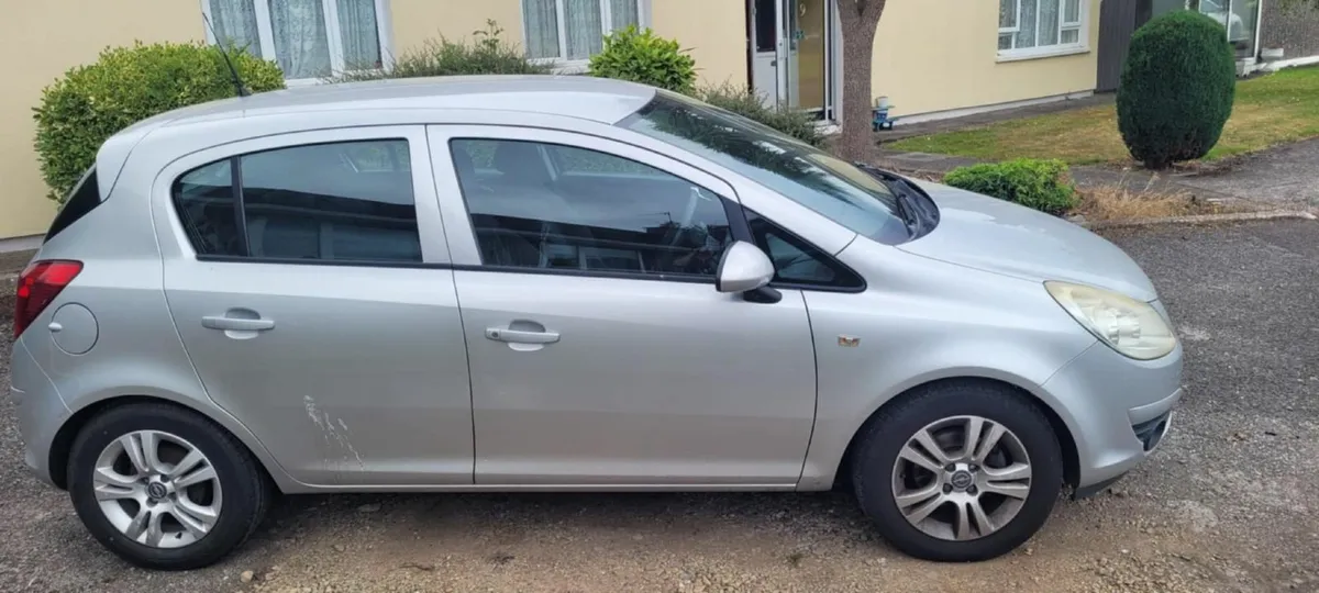 Opel Corsa 2011 - Image 2
