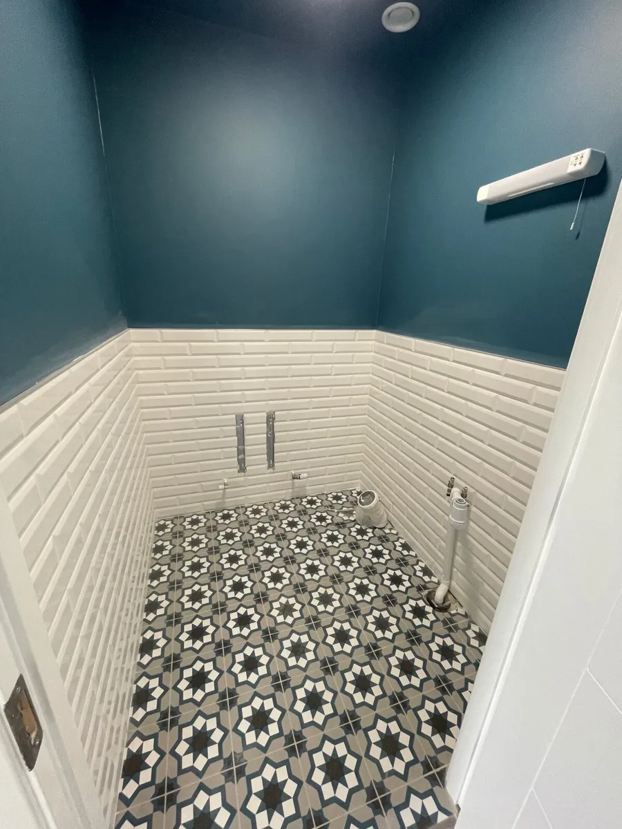 Kentucky White Wall Tiles 300mm x 75mm - Image 3